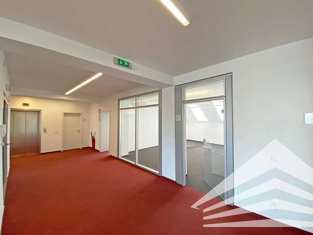 Großzügiges Büro mit Dachterrasse und Seminarraum im Zentrum! - View 3