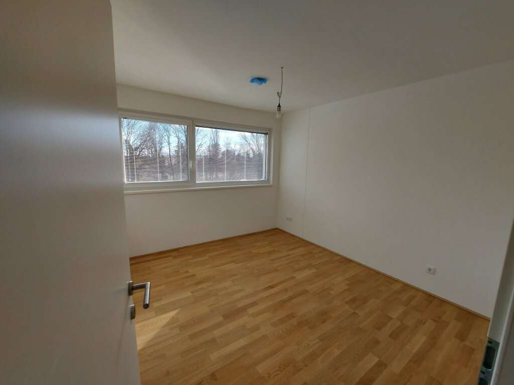 Dachgescho Wohnung Mit Balkon Und Tiefgarage Top M