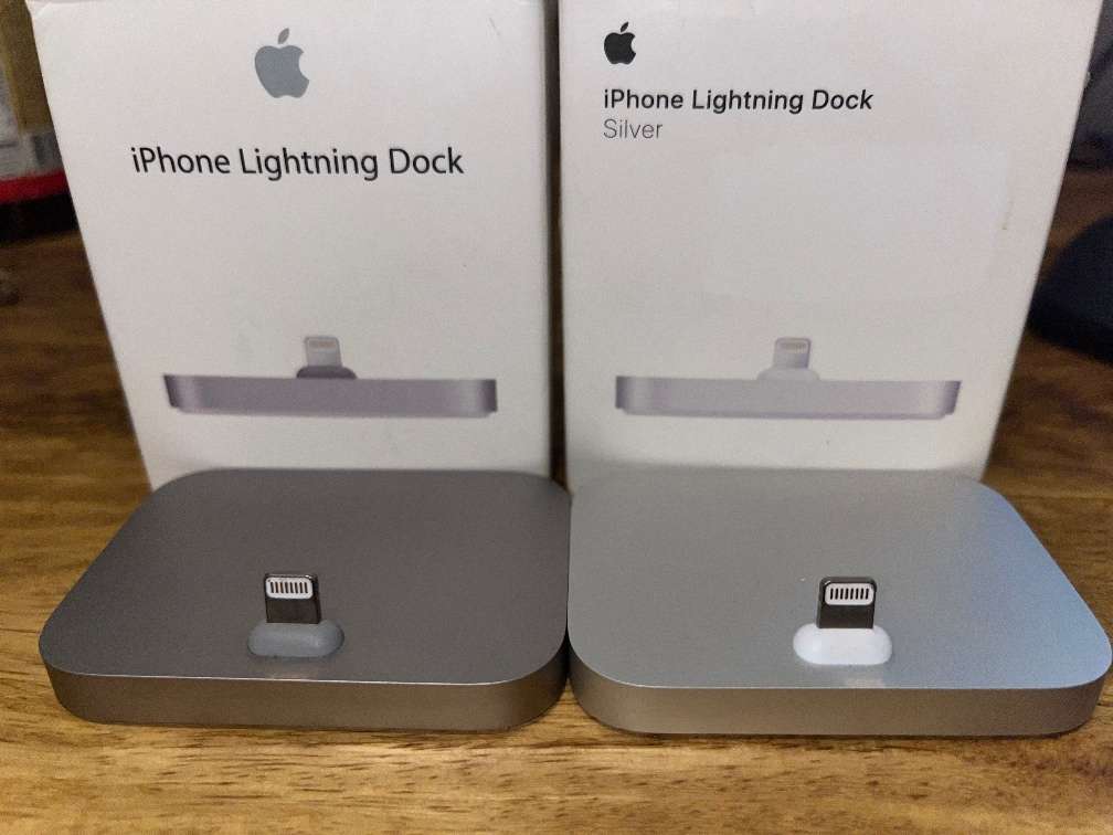 (verkauft) Apple iPhone Lightning Dock - silver