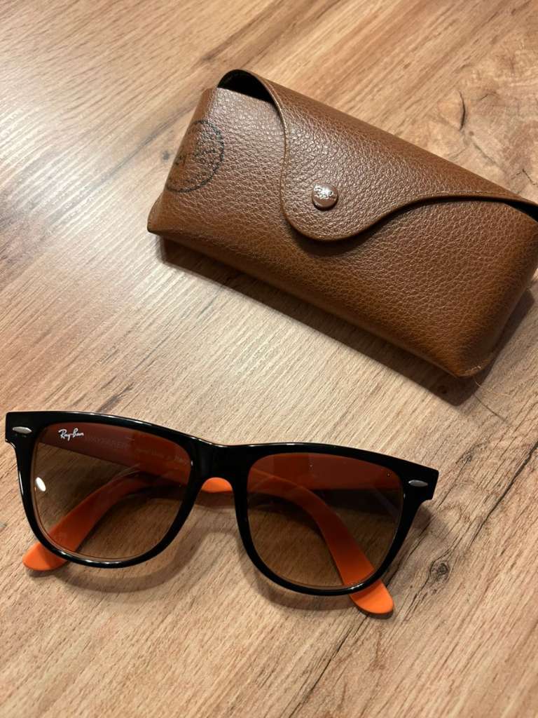 Valentino Sonnenbrille Damen, € 180,- (4048 Großamberg (Gde.: Puchenau)) -  willhaben