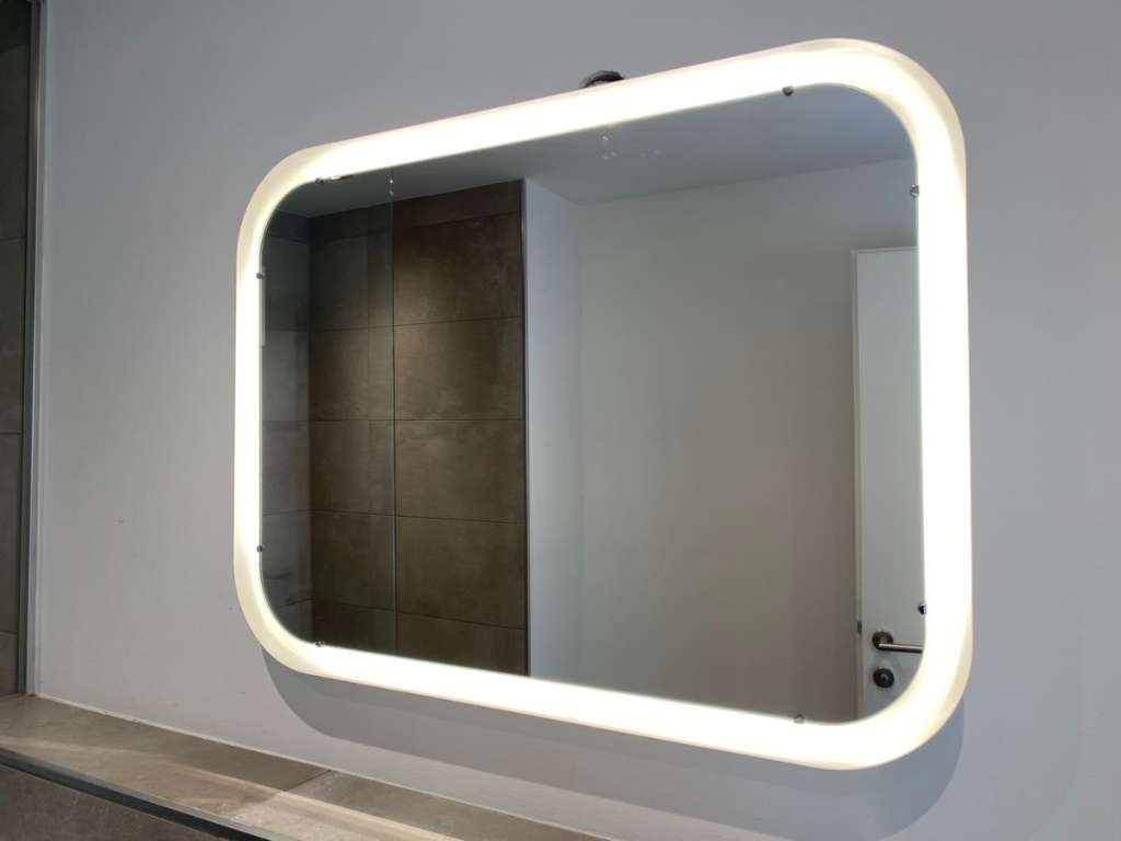 badezimmer spiegel mit beleuchtung, € 0,- (6073 sistrans) - willhaben