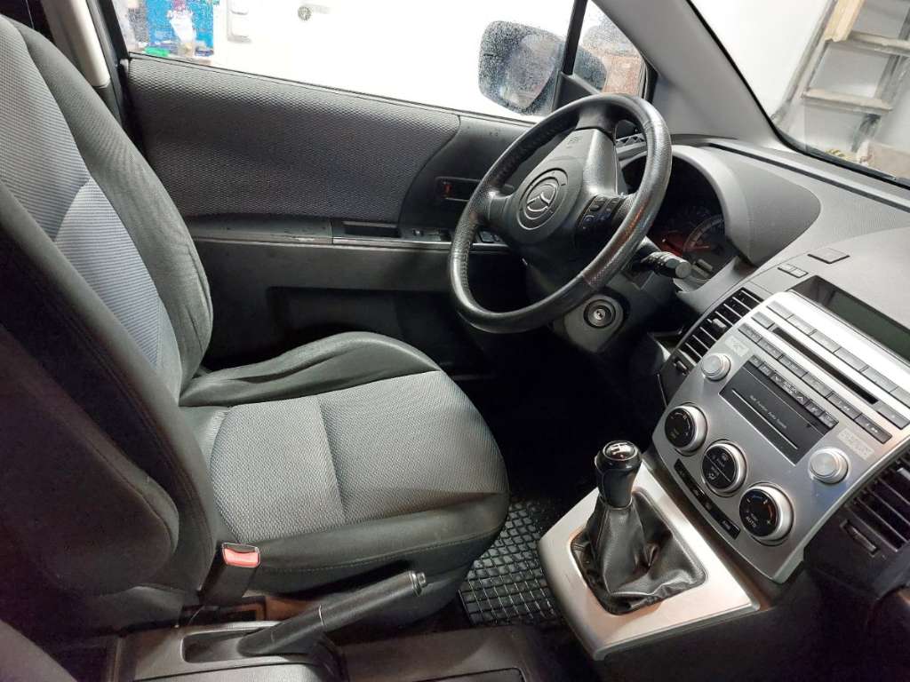 Kofferraumabdeckung ausziehbar Mazda 5 (2010 Bj), € 10,- (7000 Eisenstadt)  - willhaben