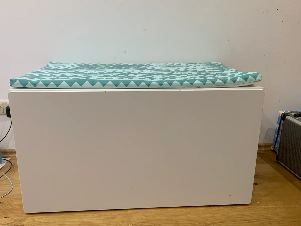 Ikea Truhe zum Ausziehen, € 20,- (8992 Altaussee)