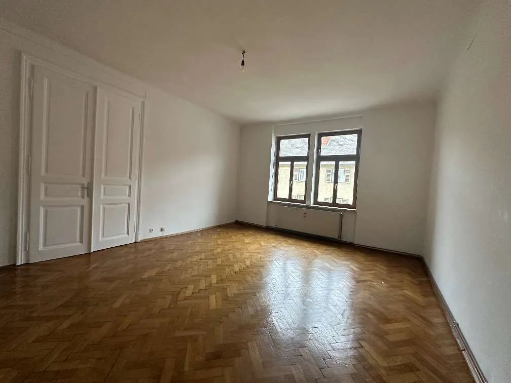 Wohnung mit Balkon in top-Lage! Altbau-Charme! - Ansicht 2