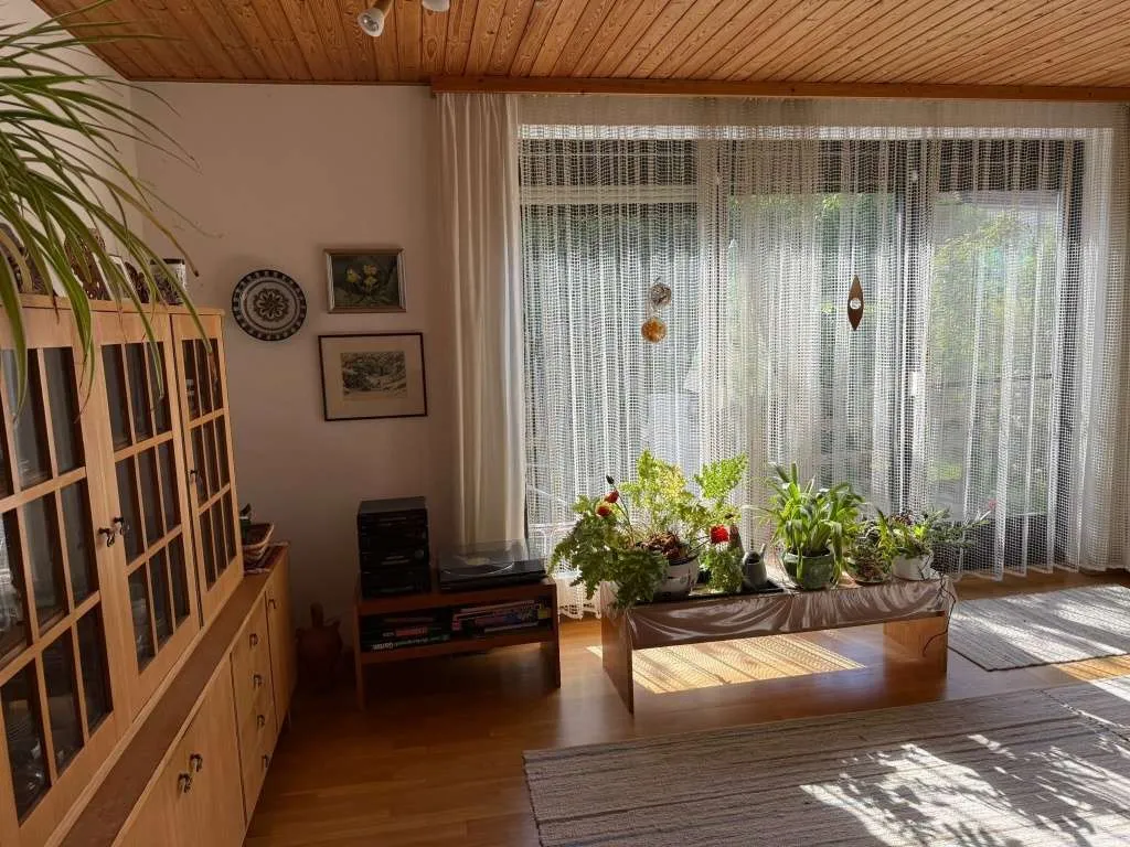 Gepflegtes Einfamilienhaus mit Garten - Ansicht 3
