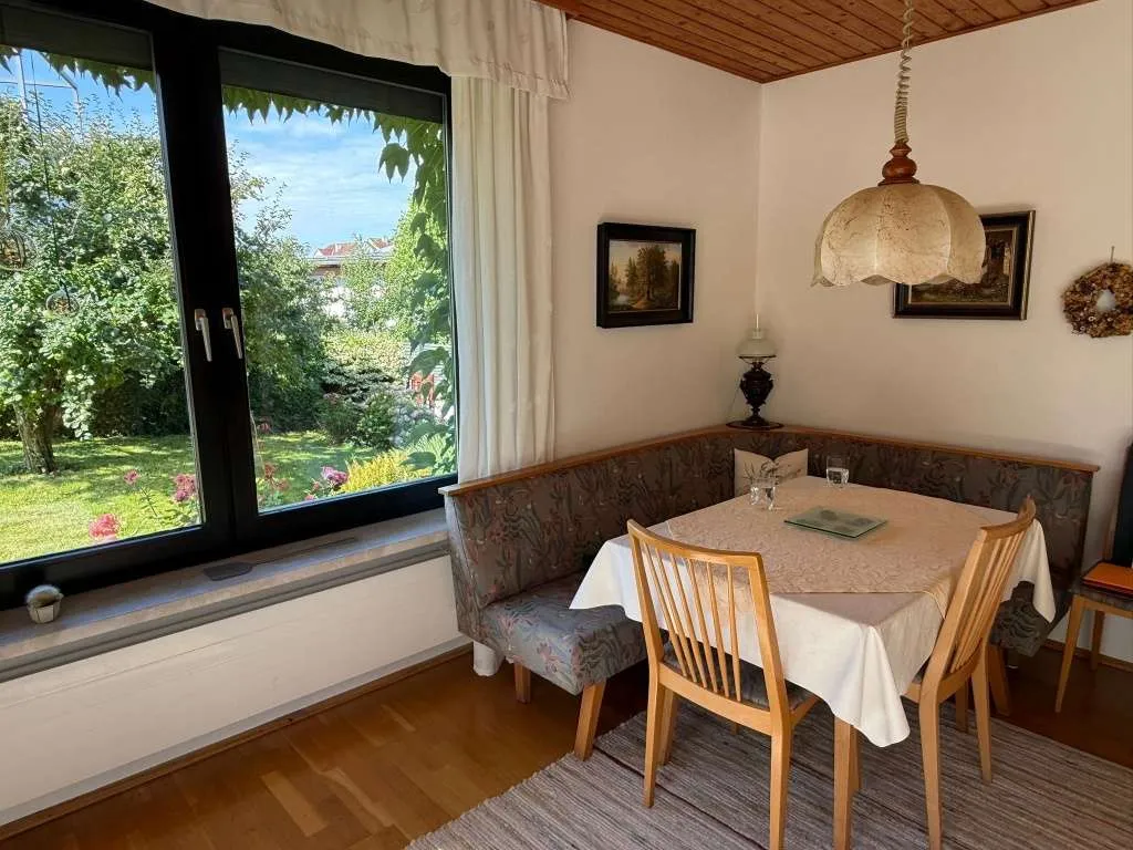 Gepflegtes Einfamilienhaus mit Garten - Ansicht 2