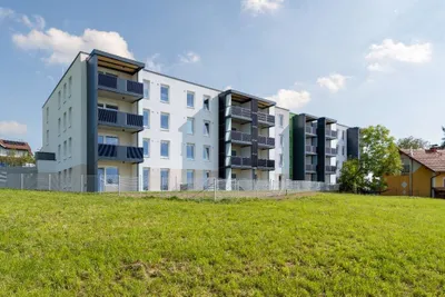 3-Zimmer-Wohnung mieten in Vöcklabruck – 82 m², € 820 – Bild 1 von 3