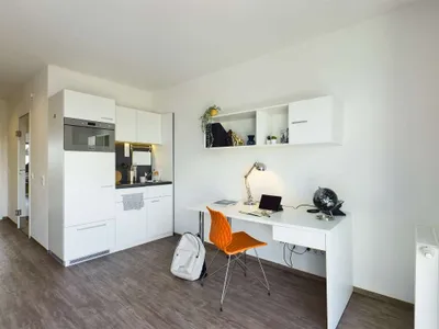DIE ZIMMEREI | Ab sofort & in Uni-Nähe: möblierte Wohnung mit Balkon in der Leopoldstadt |Large Bude – Bild 2
