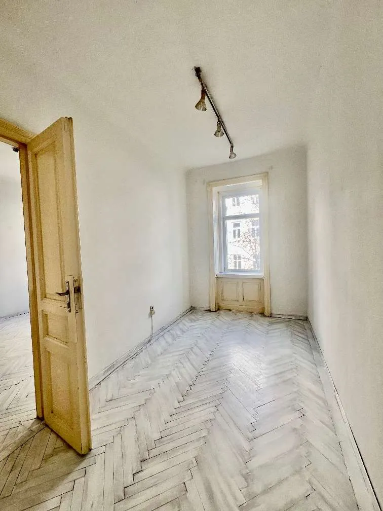 Provisionsfreie sanierungsbedürftige 2-Zimmer Wohnung - Ansicht 2