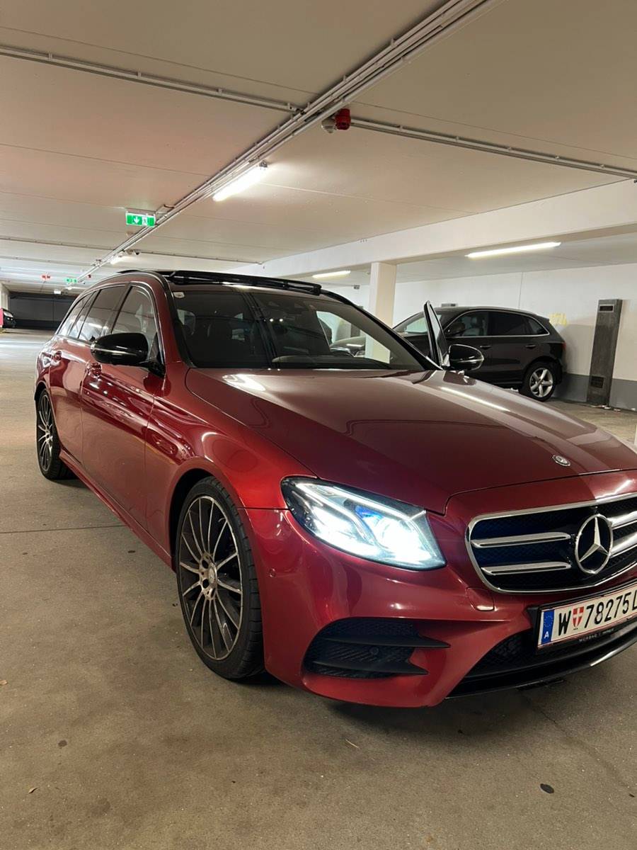 Mercedes-Benz E-Klasse 220d AMG LINE