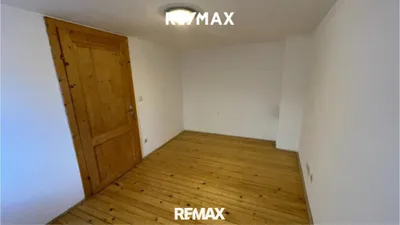 9-Zimmer-Wohnung kaufen in Vöcklabruck – 237 m², € 219.000 – Bild 8 von 30