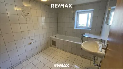 9-Zimmer-Wohnung kaufen in Vöcklabruck – 237 m², € 219.000 – Bild 10 von 30