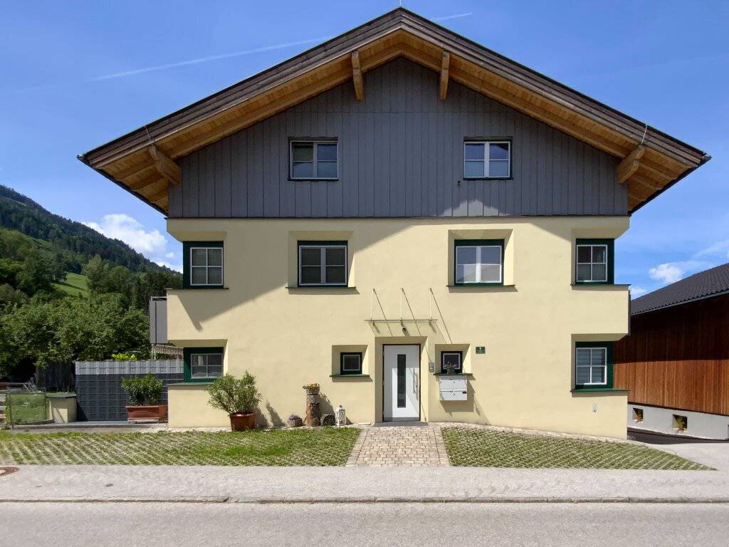 Anlegerobjekt Kolsass: großes Wohngebäude mit 4 Wohnungen, Wirtschaftsgebäude und Stadl in guter Lage Kolsass!, Kolsass