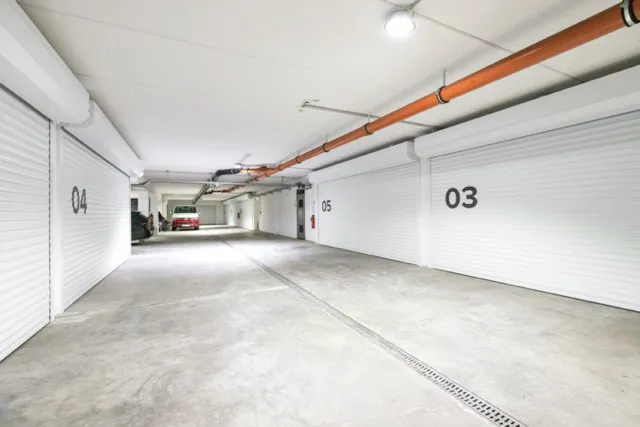Doppelgaragenbox für 4-5 Autos zu vermieten inkl. Zubehör. Grenze 1190 Wien/Klosterneuburg - Ansicht 3