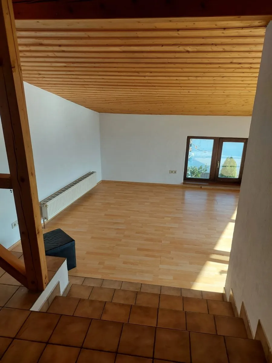 Sonnige Dachgeschosswohnung mit 2 Balkone - Widok 2
