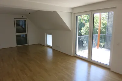 15550 Drei Zimmer mit Gartenblick – Bild 2