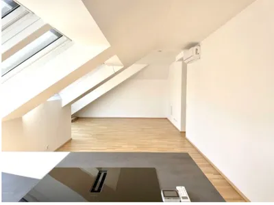 Exklusive DG-Wohnung mit 37 m² Terrasse, Klimaanlage und Traumblick