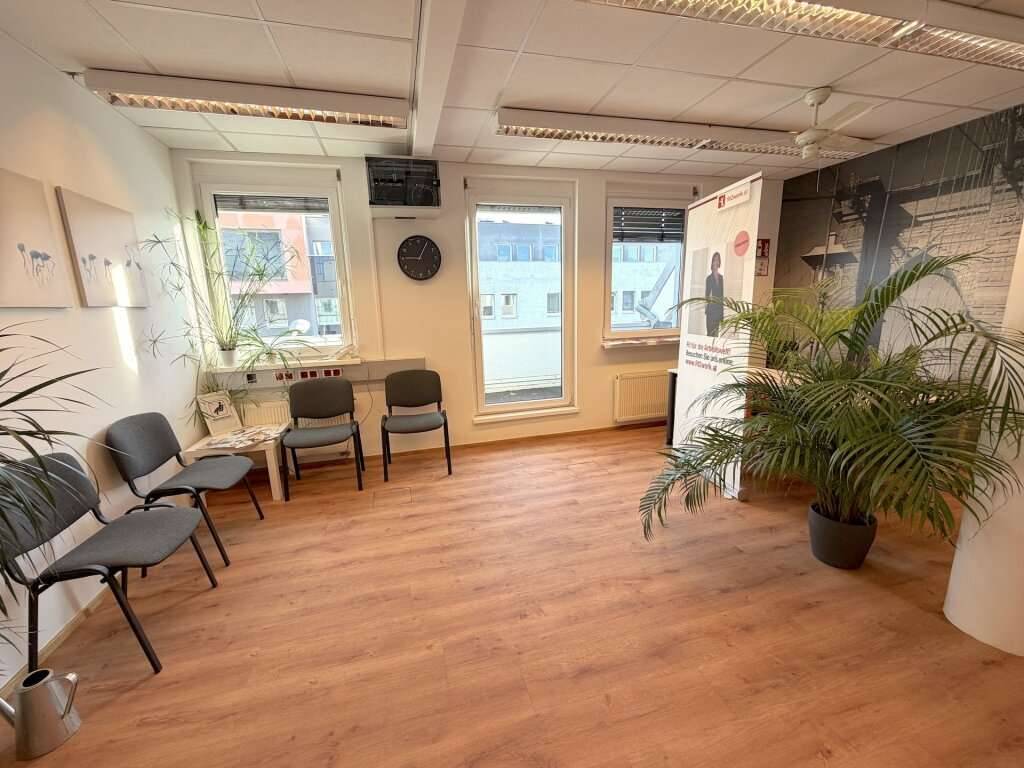 Moderne Büro/Praxis in Graz: 104m² mit Balkon, nur 1.571,99 EUR Miete! - Vaade 2
