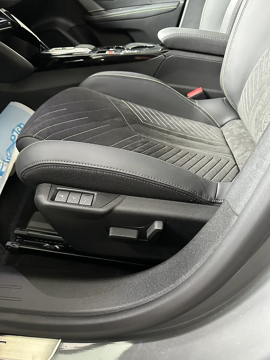 Peugeot 208 GT 110PS Automatik – Bild 12