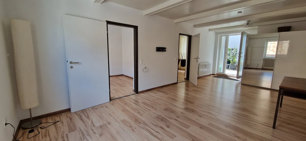 Schöne 3-Zimmer-Wohnung mit Terrasse – pohled 2
