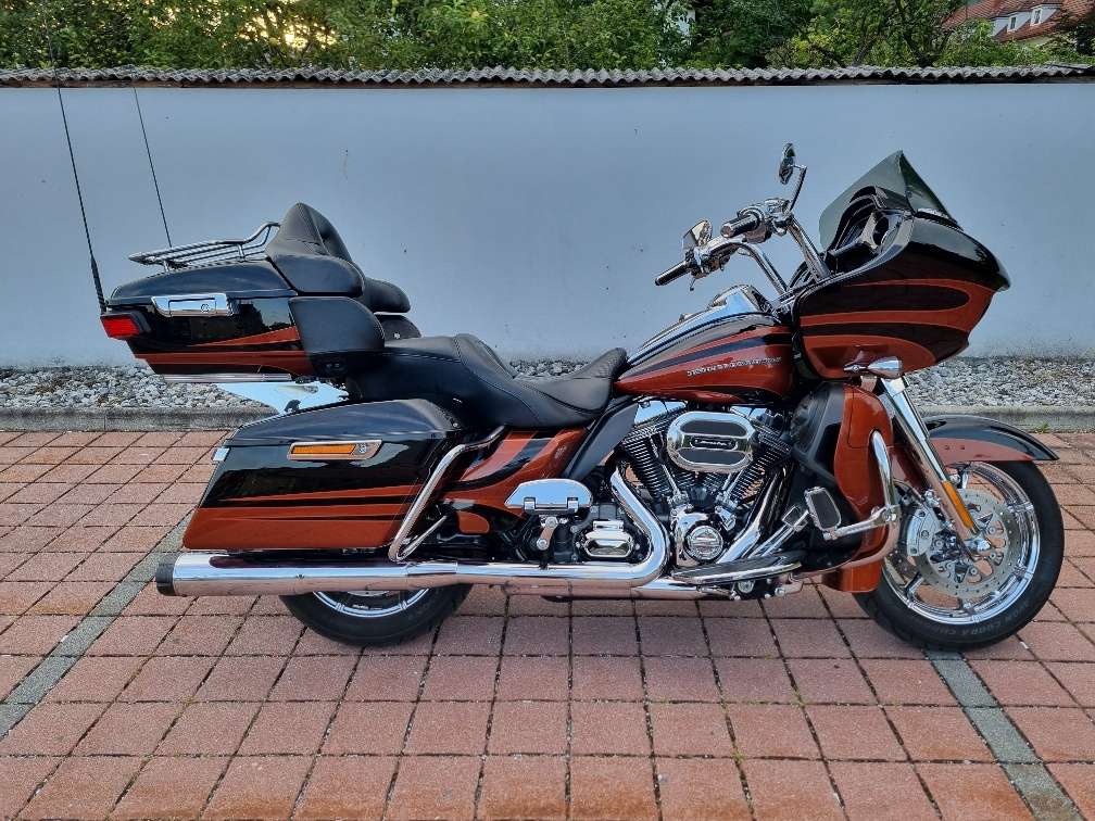 Harley-Davidson CVO Road Glide FLTRUSE Tourer