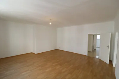 1150, große 4-ZimmerWohnung mit Balkonen auf der Mariahilferstraße – Bild 2