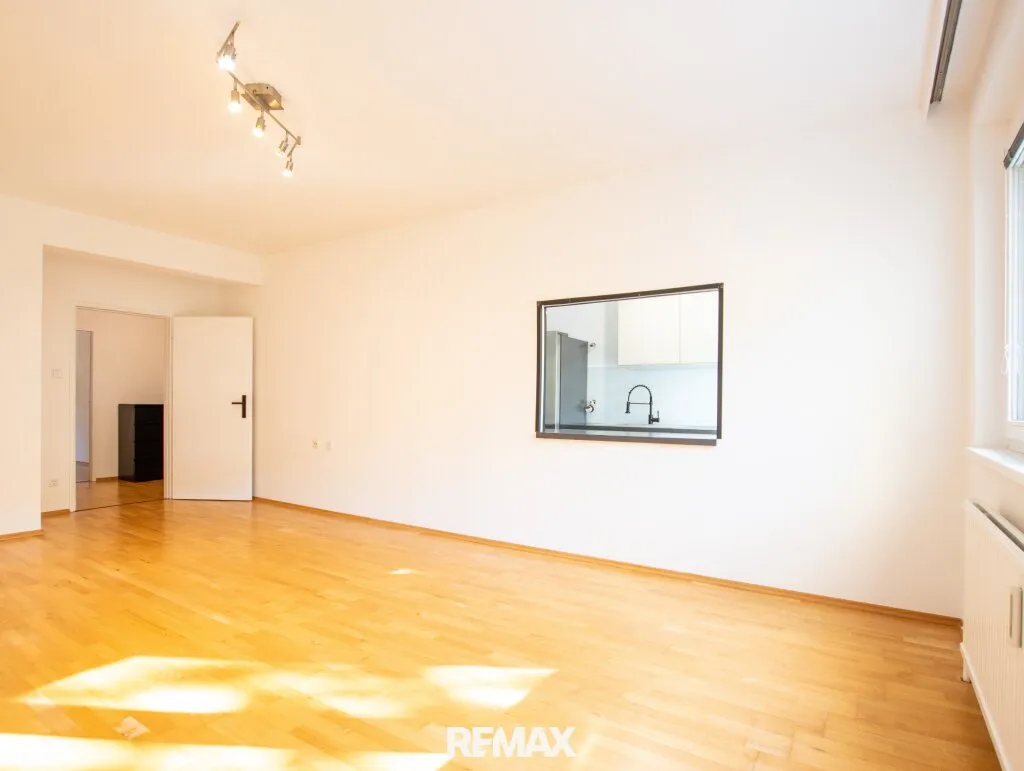IM HERZEN DER STADT! Schicke, renovierte 3 Zimmer Wohnung in ruhiger Zentrumslage zu kaufen! - Ansicht 3