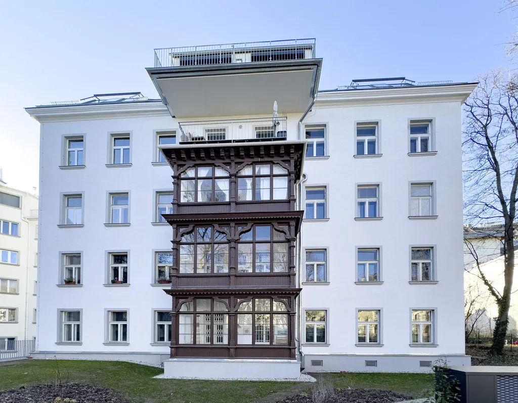 RARITÄT | TOPLAGE NÄHE KUTSCHKERMARKT | ZWEI EXKLUSIVE DACHGESCHOSSWOHNUNGEN | KOMPLETTER HINTERTRAKT – pohled 2