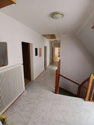 10-Zimmer-Haus kaufen in Weiz – 300 m², € 265.000 – Bild 2 von 9