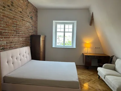 3-Zimmer-Wohnung mieten in Horn – 120 m², € 1.590 – Bild 2 von 7