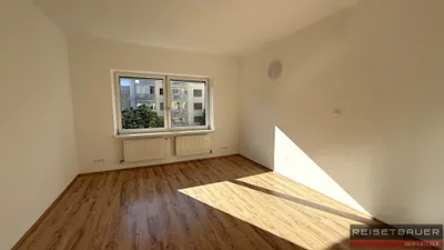 15-Zimmer-Gewerbeimmobilie mieten in Linz – 514 m², € 4.415 – Bild 20 von 40