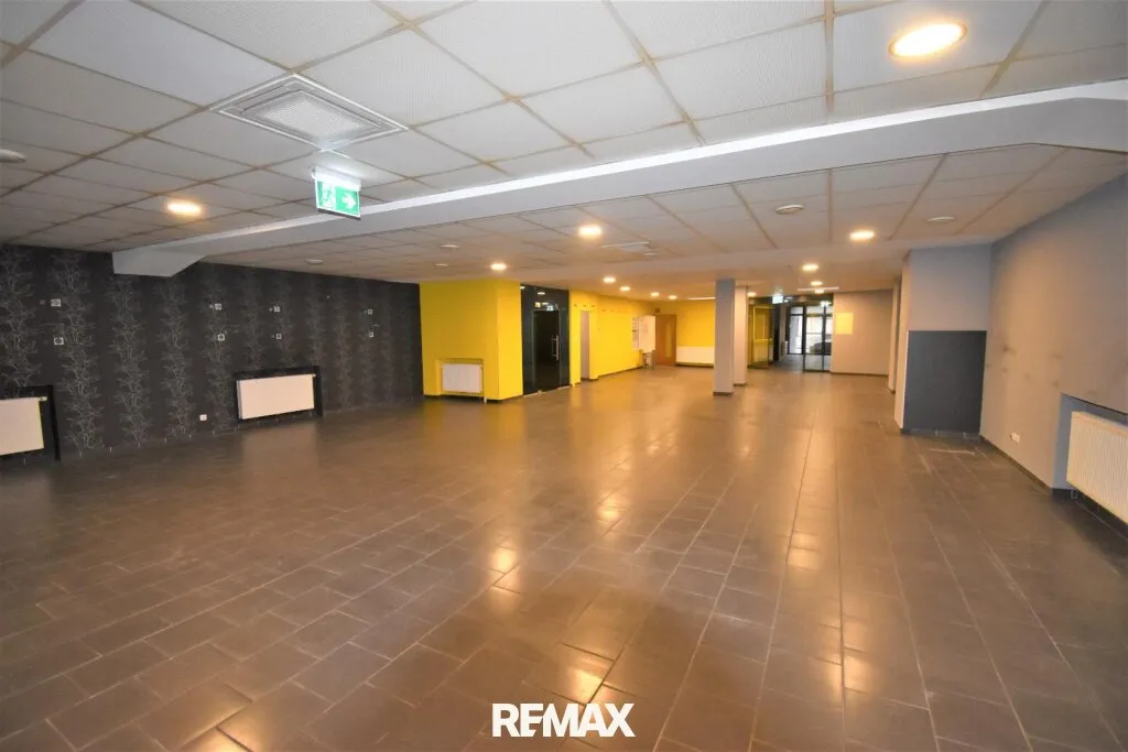 Supermarkt, Geschäft, Büros (80m² - 700 m²) weitläufige Gewerbeflächen zu mieten!, Wien