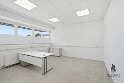 2-Zimmer-Gewerbeimmobilie mieten in Wels – 102 m², € 700 – Bild 2 von 13