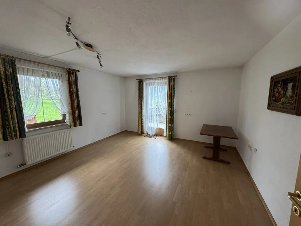 Traumhaftes Zweifamilienhaus im Zillertal: Alpines Wohnglück in erhabener Aussichtslage von Hainzenberg – pohled 3