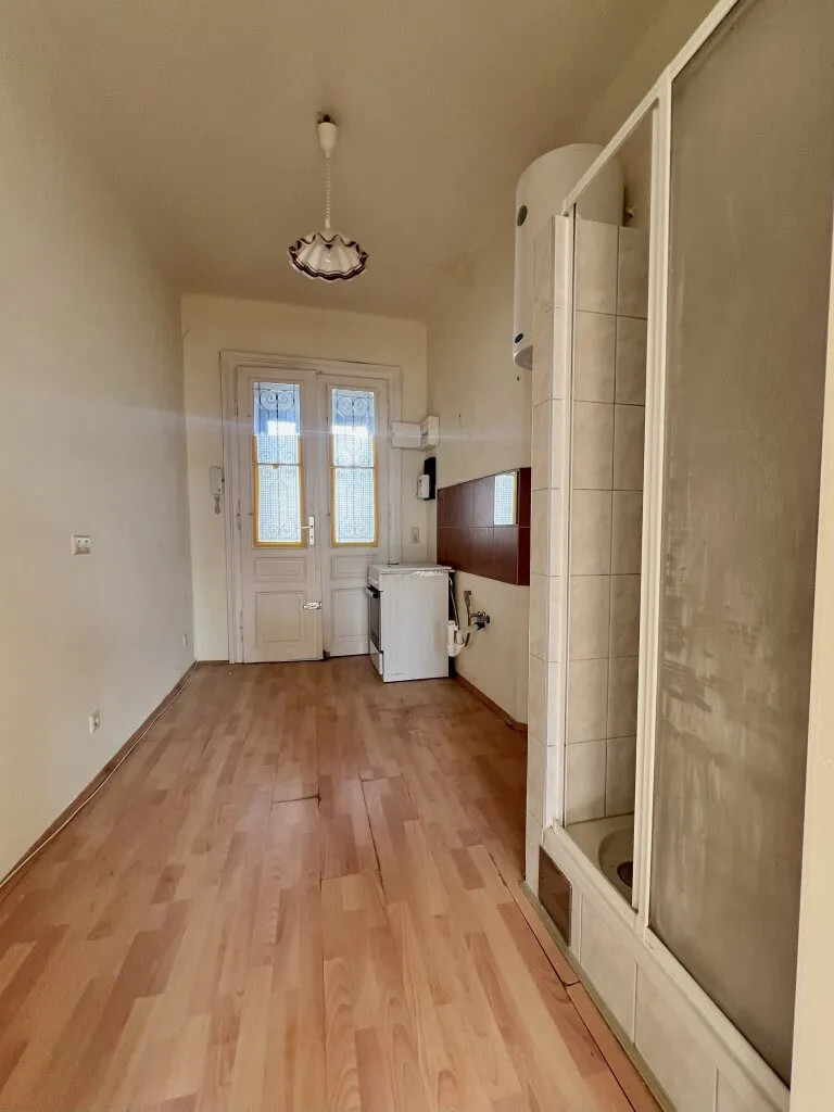 Sonnige Altbau-Garconniere mit tollem Ausblick - Ansicht 3