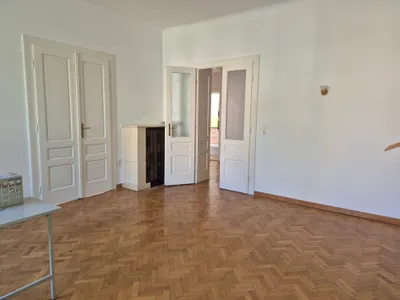 SEHR SCHÖNE HELLE UND RUHIGE WOHNUNG IN WIEN-HETZENDORF ZU VERMIETEN