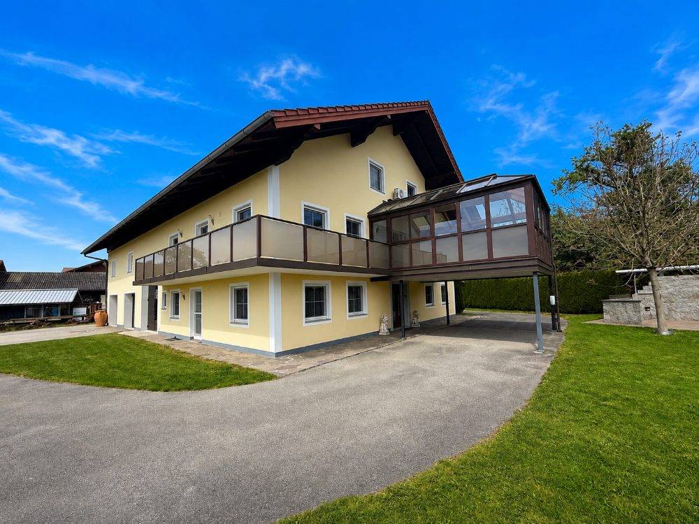 Ehemaliges Bauernhaus mit großzügigem Platzangebot Wohnen, Arbeiten & Wellness unter einem Dach, Pöndorf