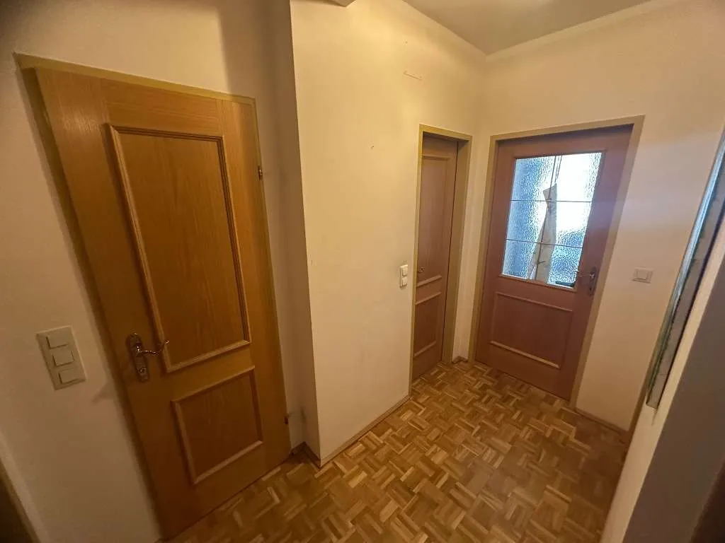 Zu Verkaufen- Wohnung mit guter Raumaufteilung und Tiefgarage in sehr guter Lage. 4- Zimmer! - Ansicht 2