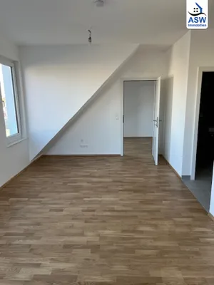 Attraktive 2-Zimmer Dachgeschosswohnung mit Terrasse nahe U1 – Bild 2