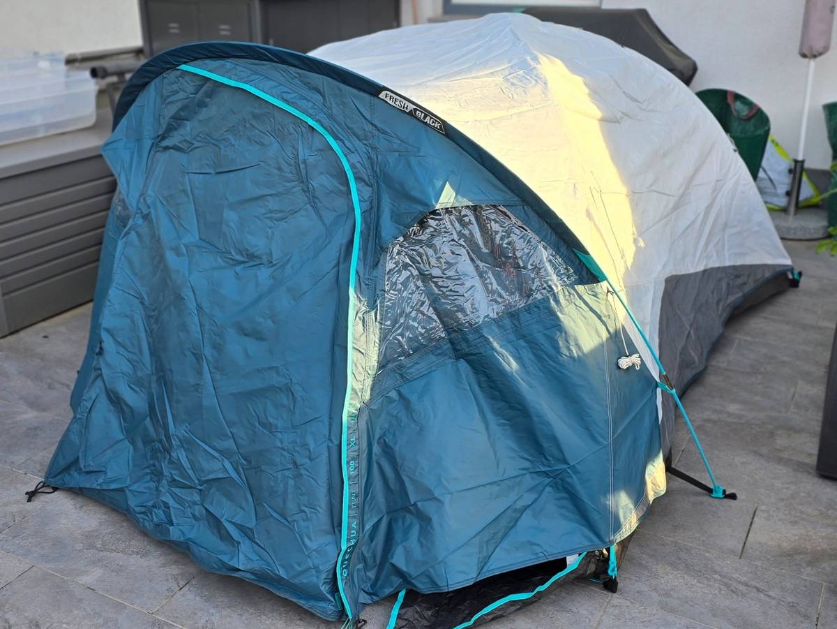 Zelt + Matratze: Decathlon Quechua Fresh & Black MH100 XL 3-Personenzelt +  Luftmatratze 70x200cm (beides neuwertig),  100,- (6116 Weer) - willhaben