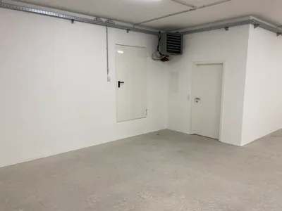 Gewerbeimmobilie mieten in Wels-Land – 250 m², € 1.500 – Bild 2 von 3