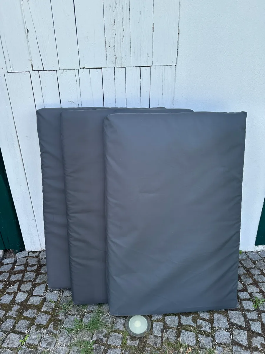 Paletten Möbel Auflagen, € 30,- (2471 Pachfurth)