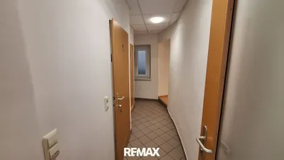 1-Zimmer-Gewerbeimmobilie mieten in Lilienfeld – 58 m², € 461 – Bild 8 von 9