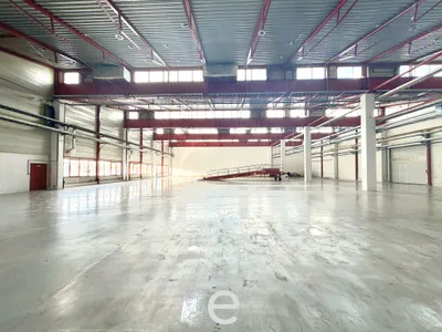 Gewerbeimmobilie mieten in Tulln – 2 141 m², € 17.128