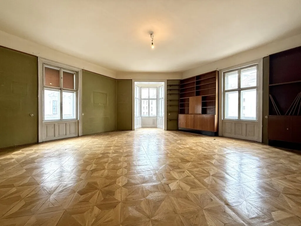 Exklusives Altbaujuwel mit 170 m² im dritten Liftstock - historischer Charme trifft auf individuelles Gestaltungspotenzial - Ansicht 2