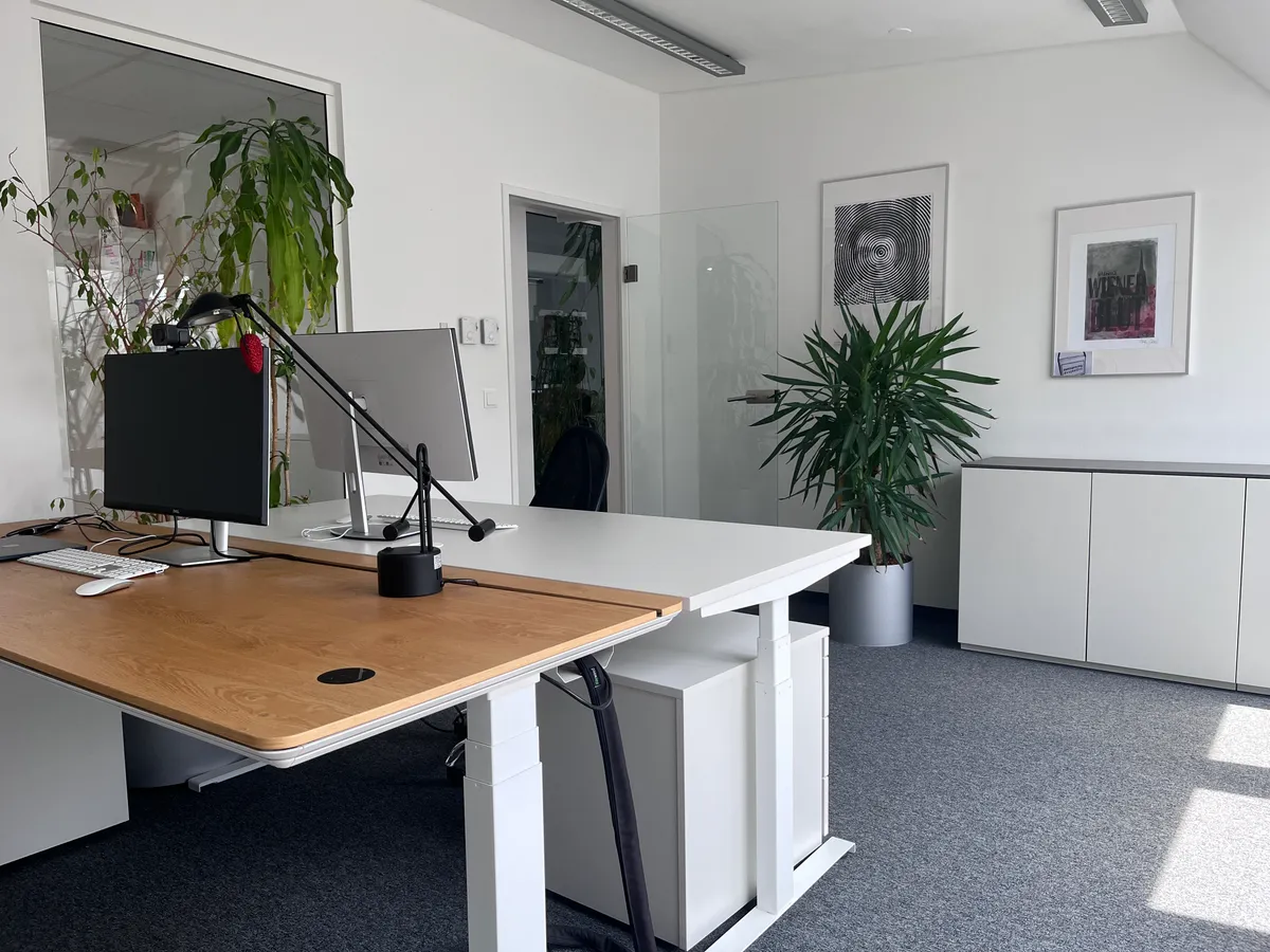 PR-Agentur vermietet Extra-Raum mit 2-3 Arbeitsplätzen - Ansicht 3