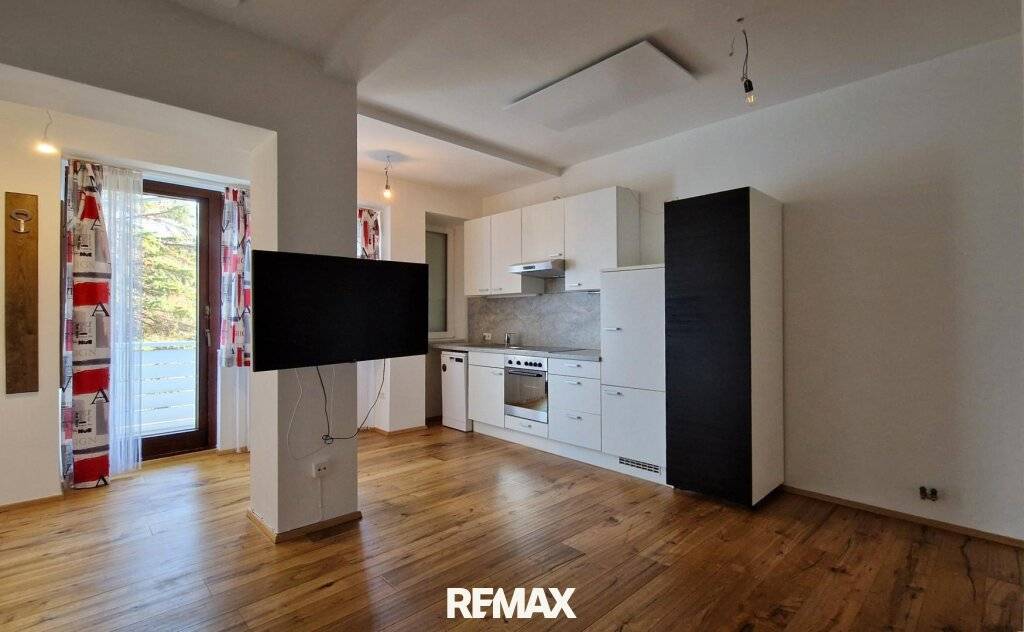 Anlegerhit: Kernsanierte 3-Zimmer-Wohnung mit Balkon und Blick ins Grüne - Ansicht 3