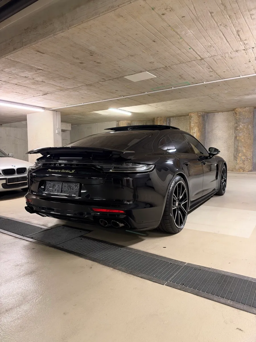 Porsche Panamera 2023 photo 3