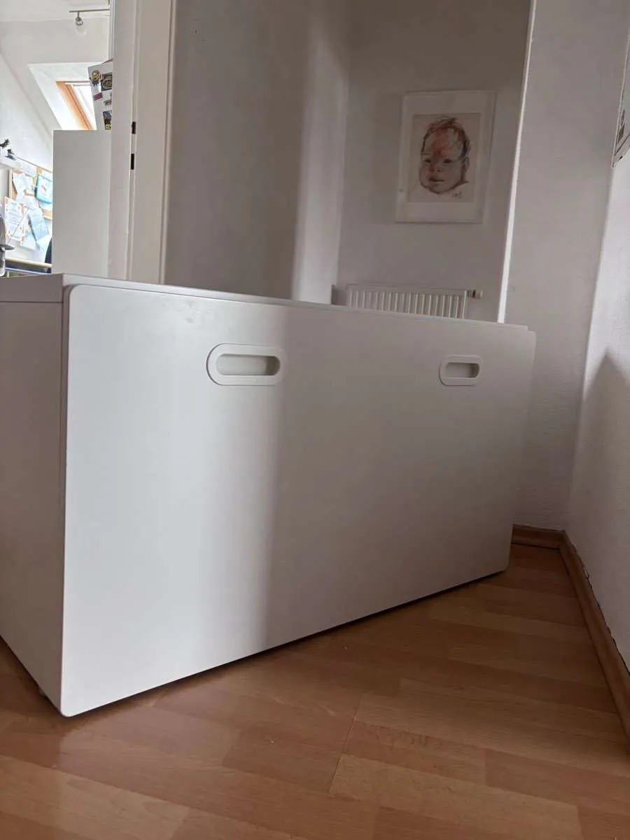 Bank und Truhe Ikea, € 20,- (4810 Gmunden)