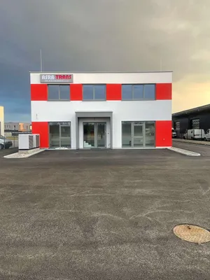 4-Zimmer-Gewerbeimmobilie mieten in Wels – 143 m², € 1.500 – Bild 1 von 15